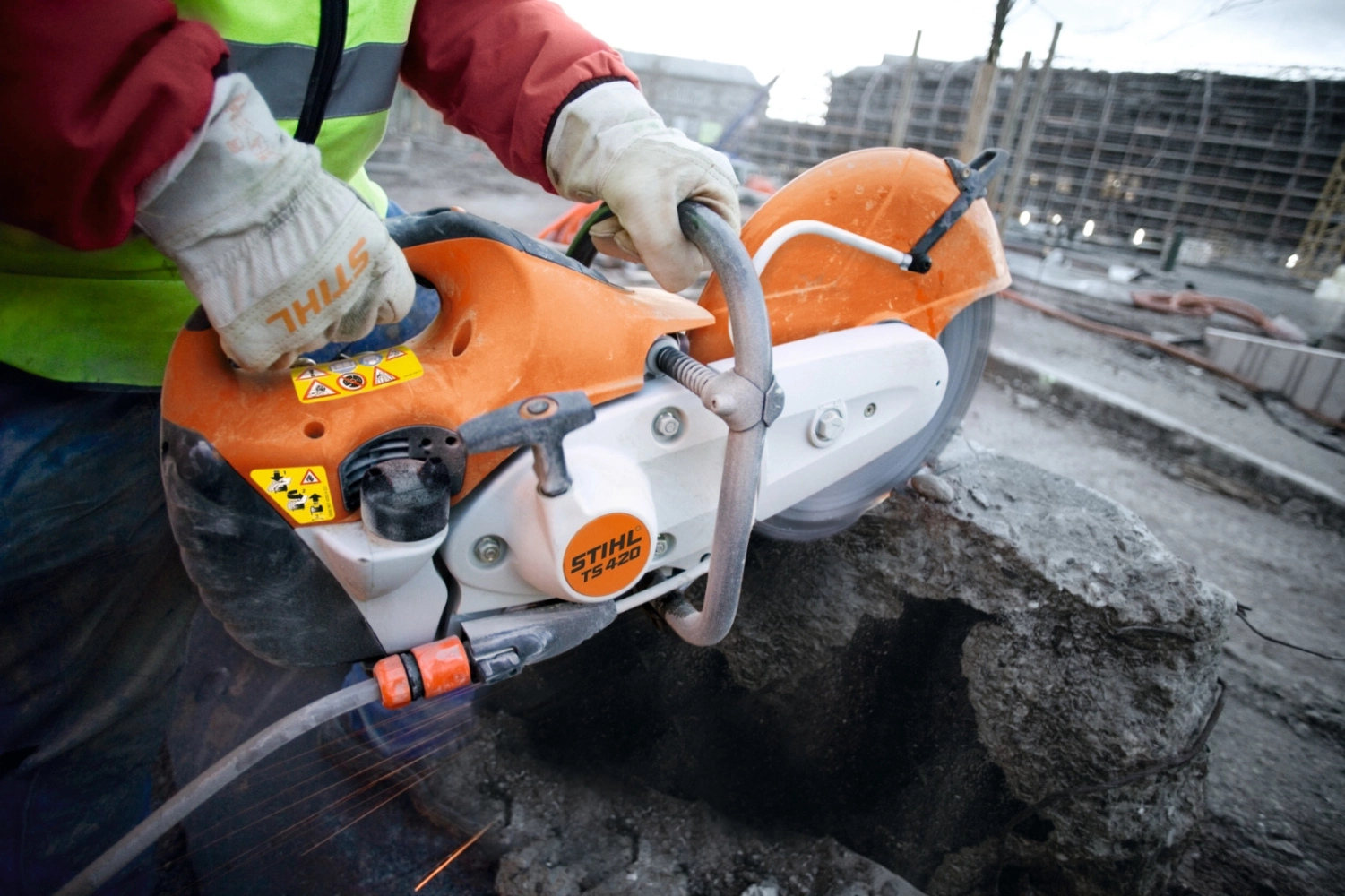 stihl-decoupeuse-thermique-stihl-ts-420
